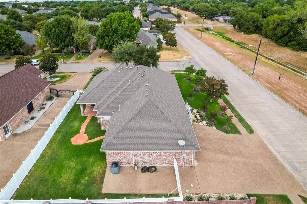 818 Amherst Drive, Waxahachie, TX 75165 818 Amherst Drive, Waxahachie, TX 75165