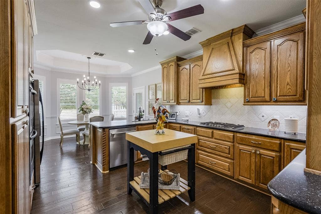 818 Amherst Drive, Waxahachie, TX 75165 818 Amherst Drive, Waxahachie, TX 75165