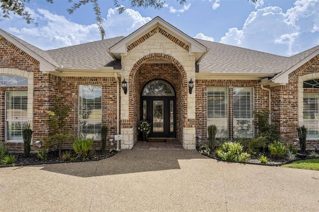 818 Amherst Drive, Waxahachie, TX 75165 818 Amherst Drive, Waxahachie, TX 75165