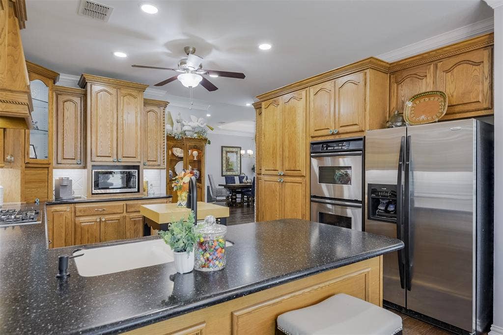 818 Amherst Drive, Waxahachie, TX 75165 818 Amherst Drive, Waxahachie, TX 75165