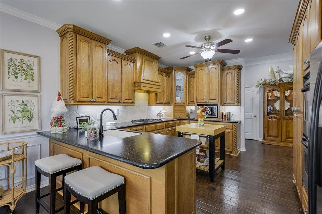 818 Amherst Drive, Waxahachie, TX 75165 818 Amherst Drive, Waxahachie, TX 75165