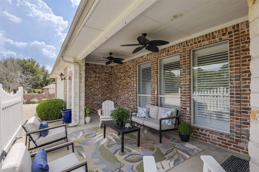 818 Amherst Drive, Waxahachie, TX 75165 818 Amherst Drive, Waxahachie, TX 75165