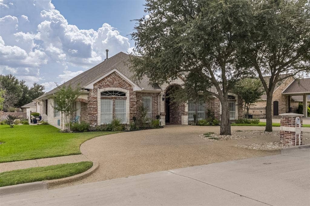 818 Amherst Drive, Waxahachie, TX 75165 818 Amherst Drive, Waxahachie, TX 75165