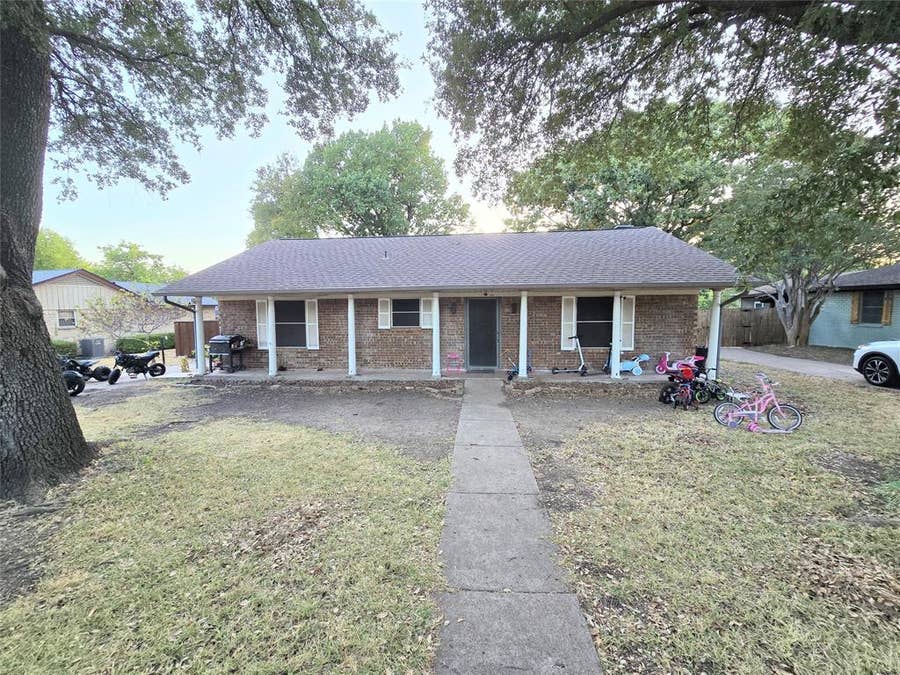 Property photo for 113 S Valley Street, Red Oak, TX