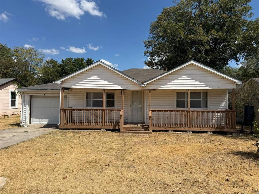 Property photo for 120 N Las Vegas Trail, White Settlement, TX