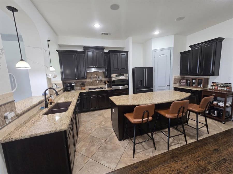 Property photo for 809 Rockingham Drive, Irving, TX