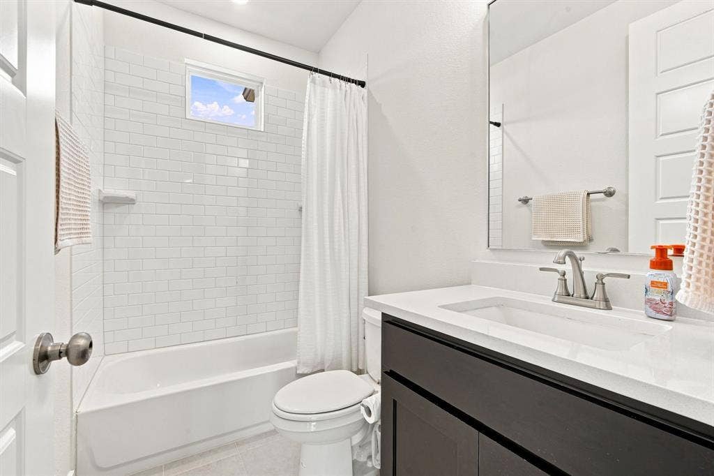 2770 Fireside Drive, Midlothian, TX 76065