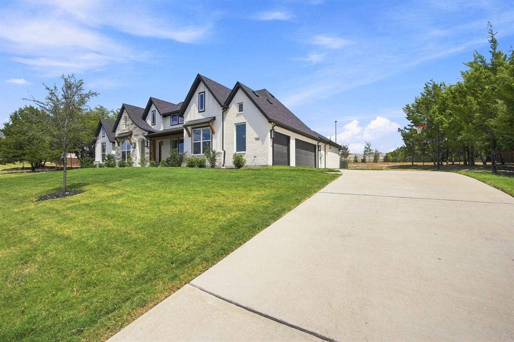 2770 Fireside Drive, Midlothian, TX 76065