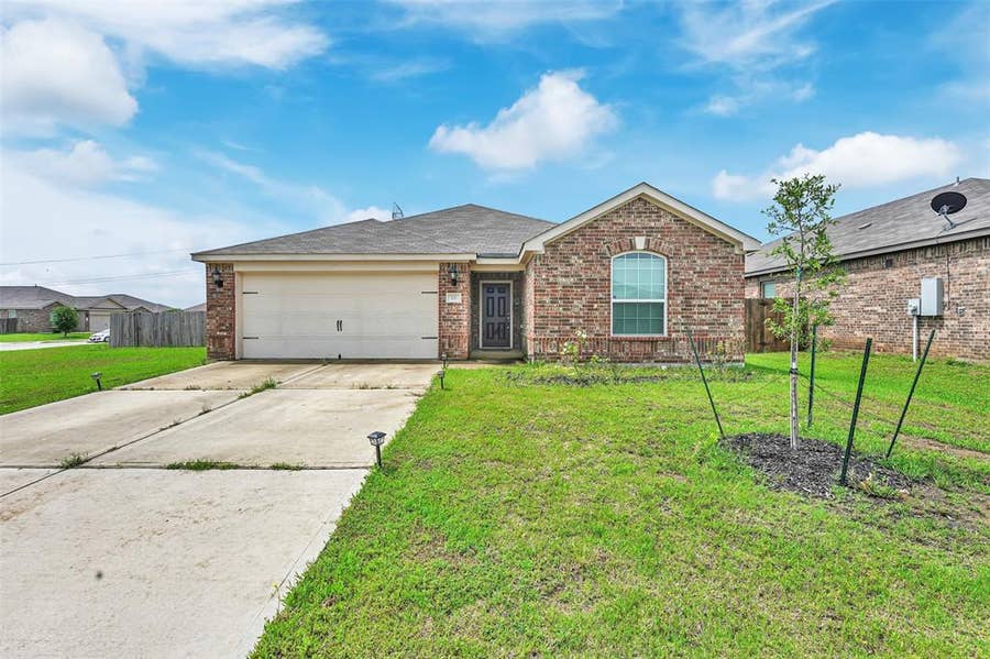 Property photo for 170 Kennedy Drive, Venus, TX