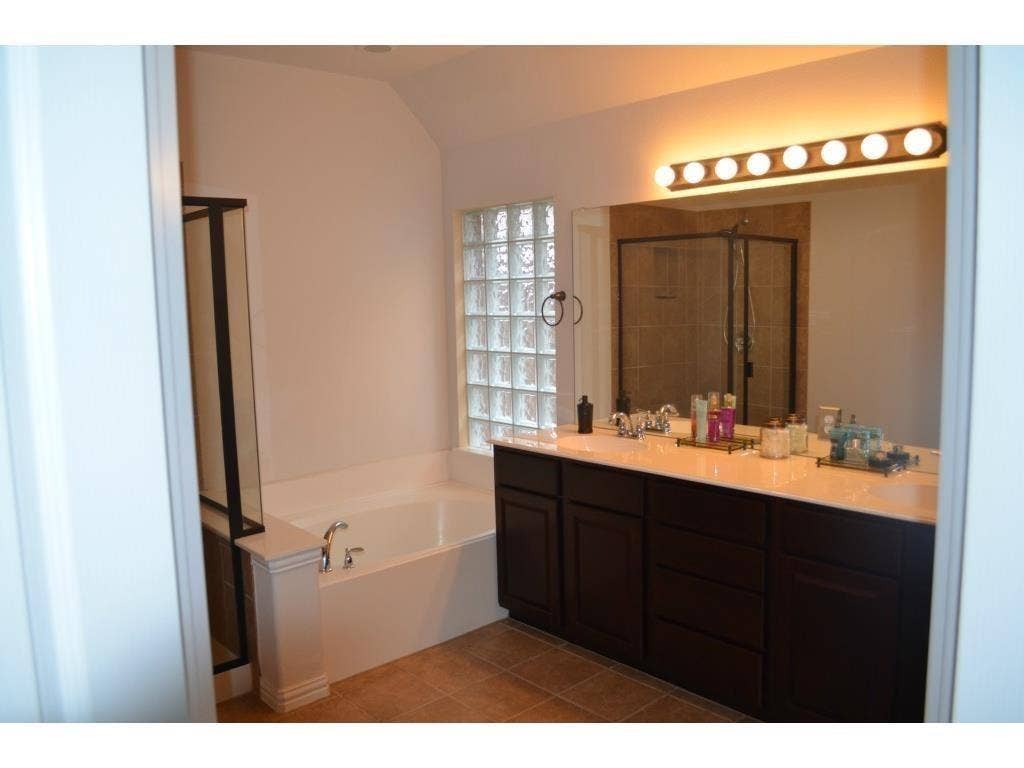 3532 Pillar Drive, Plano, TX 75025 3532 Pillar Drive, Plano, TX 75025