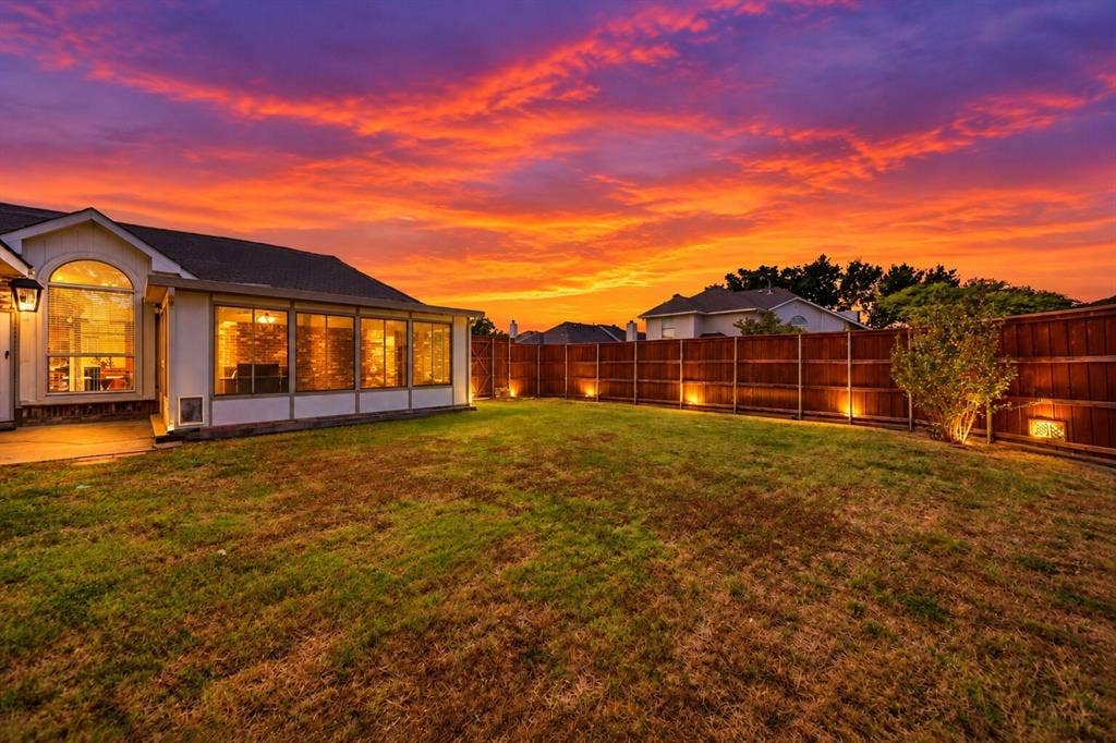 7117 Charleston Drive, Rowlett, TX 75089 7117 Charleston Drive, Rowlett, TX 75089