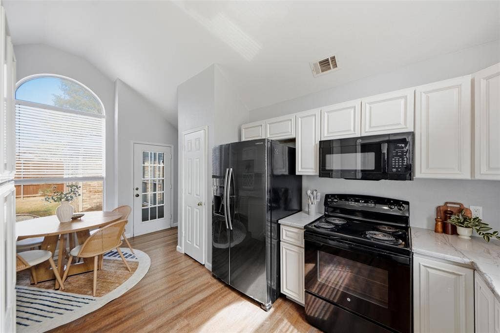 7117 Charleston Drive, Rowlett, TX 75089 7117 Charleston Drive, Rowlett, TX 75089