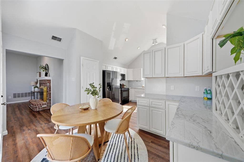 7117 Charleston Drive, Rowlett, TX 75089 7117 Charleston Drive, Rowlett, TX 75089