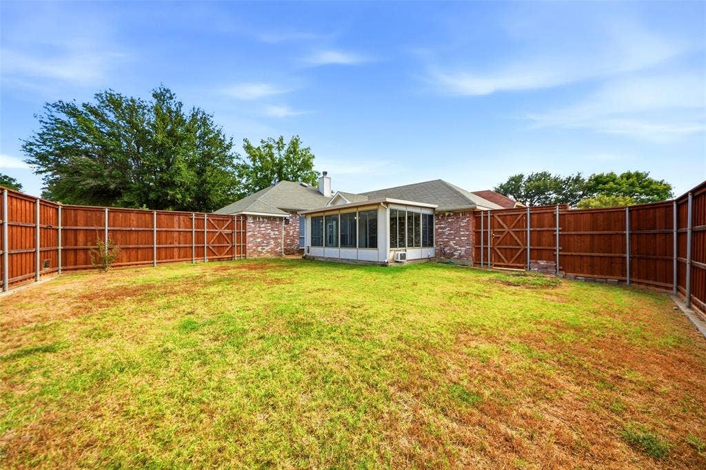 7117 Charleston Drive, Rowlett, TX 75089 7117 Charleston Drive, Rowlett, TX 75089