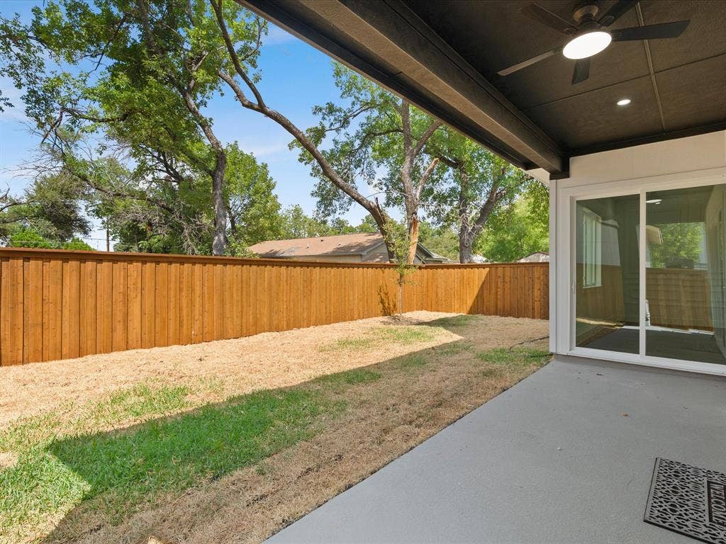 1711 Kraft Street, Dallas, TX 75212 Covered patio with integrated ceiling fan and recessed lighting