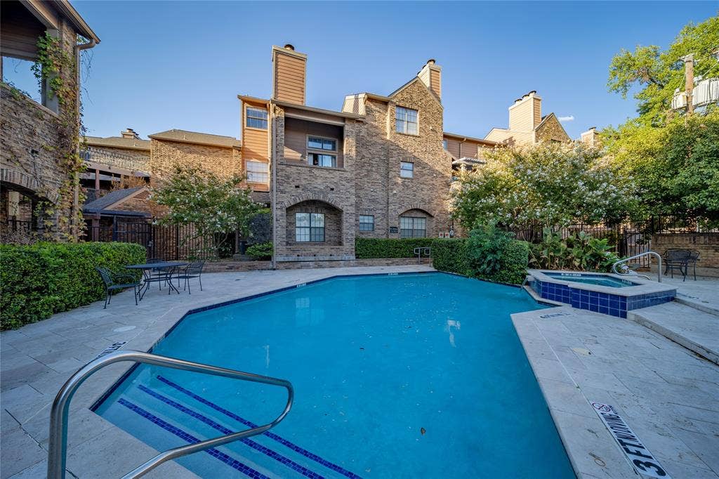 The community pool is located in the center of the complex.