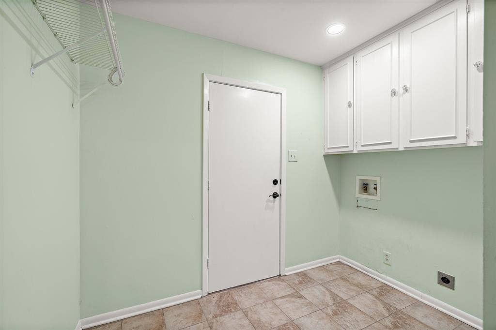 2813 Rockbridge Road, Tyler, TX 75701 2813 Rockbridge Road, Tyler, TX 75701