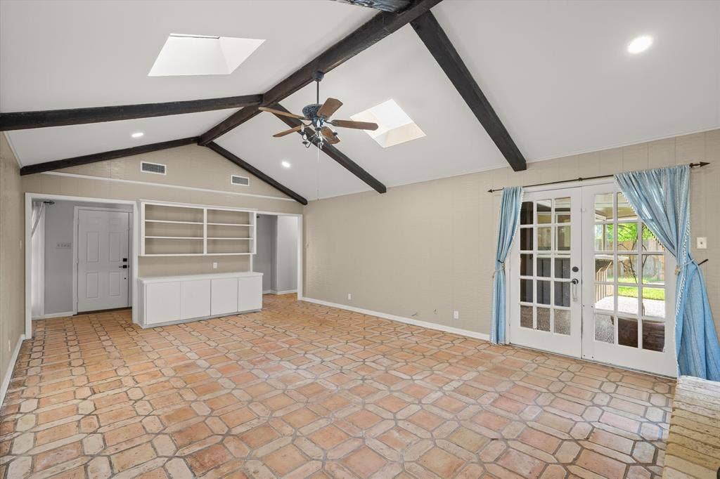 2813 Rockbridge Road, Tyler, TX 75701 2813 Rockbridge Road, Tyler, TX 75701