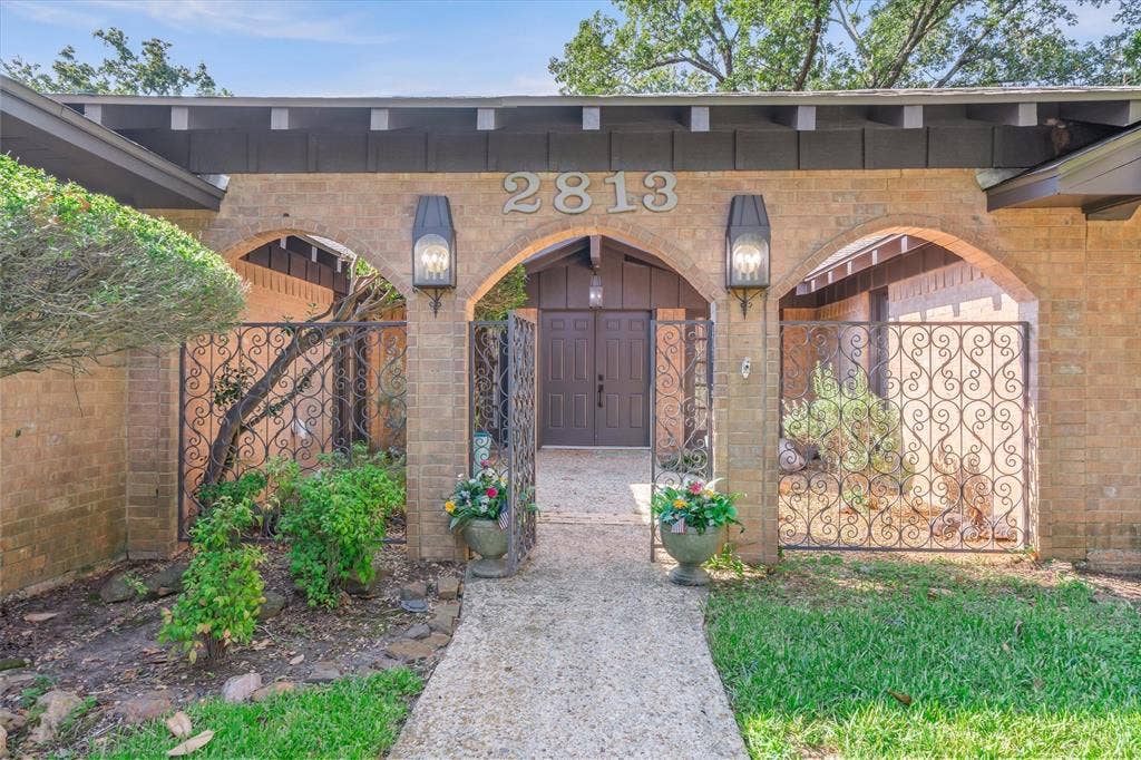 2813 Rockbridge Road, Tyler, TX 75701 2813 Rockbridge Road, Tyler, TX 75701