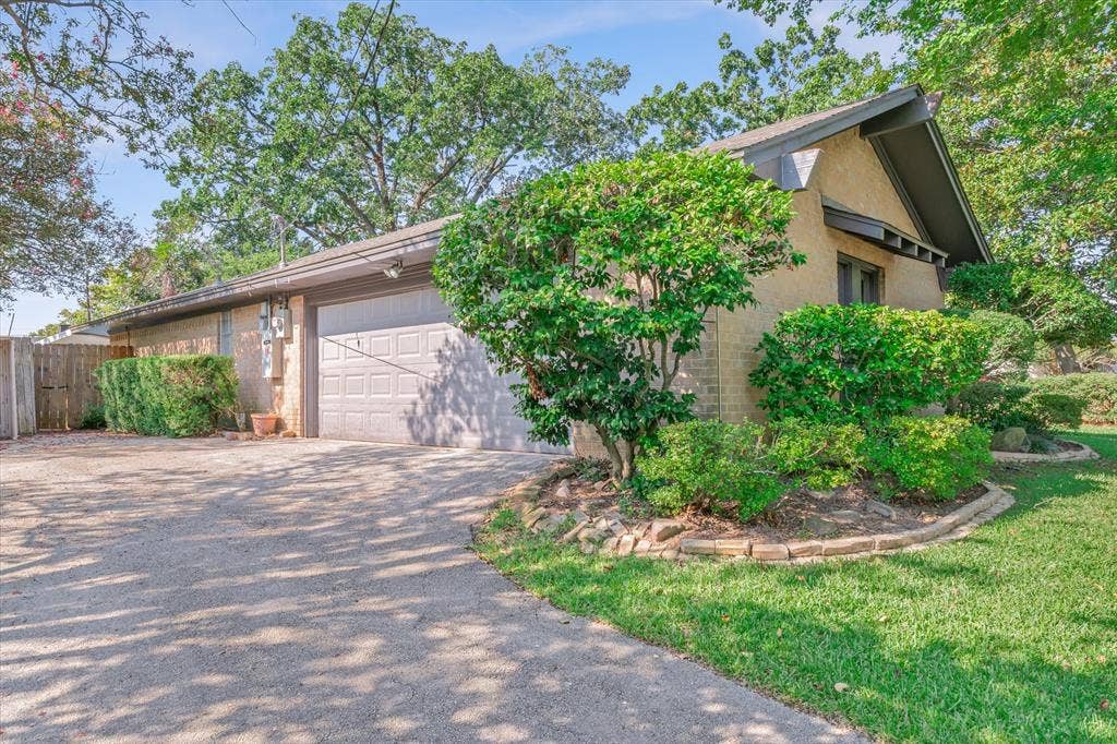 2813 Rockbridge Road, Tyler, TX 75701 2813 Rockbridge Road, Tyler, TX 75701