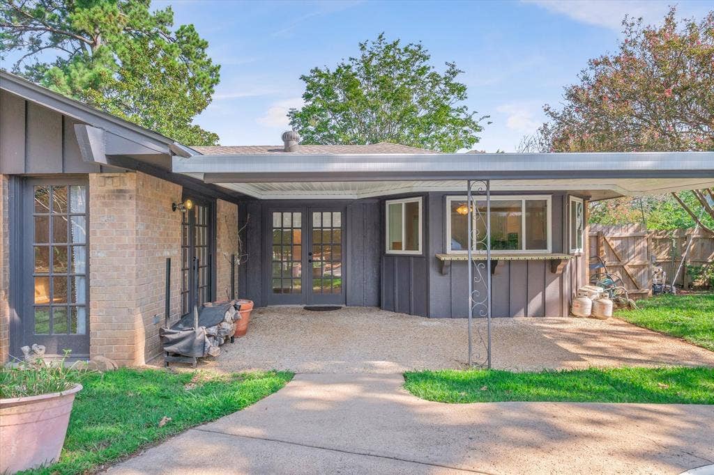 2813 Rockbridge Road, Tyler, TX 75701 2813 Rockbridge Road, Tyler, TX 75701