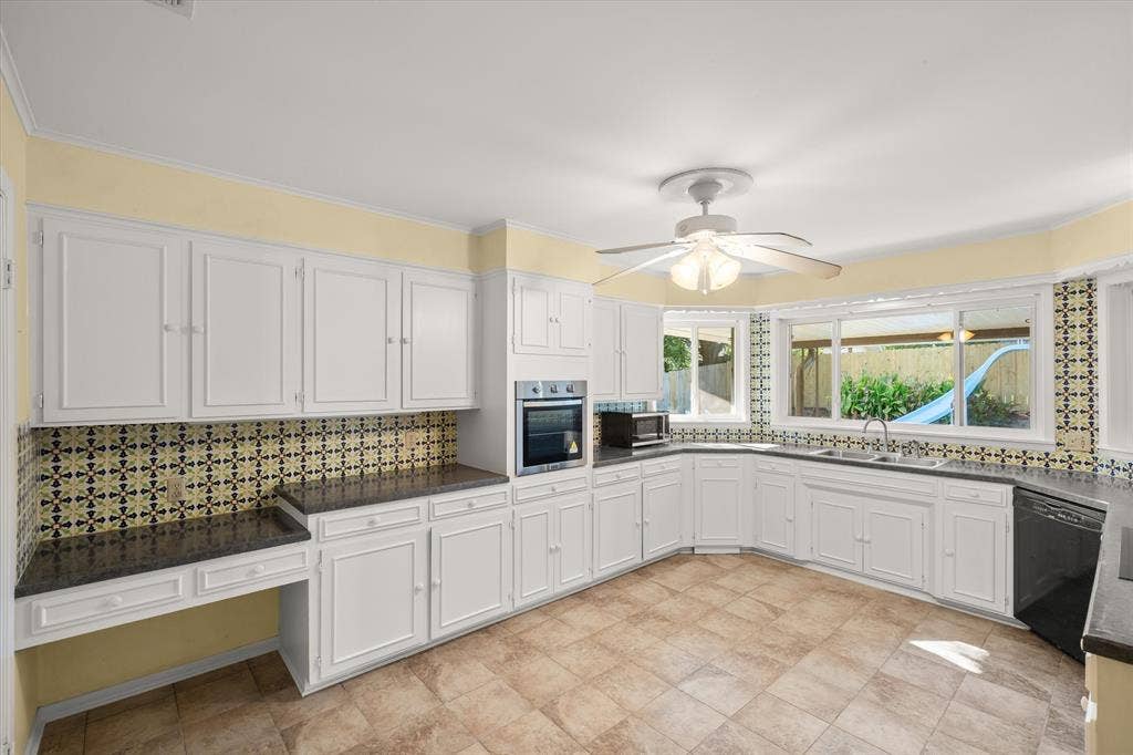 2813 Rockbridge Road, Tyler, TX 75701 2813 Rockbridge Road, Tyler, TX 75701
