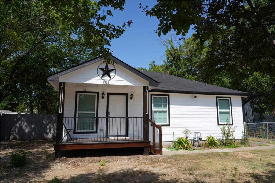 Property photo for 2313 N Riverside Drive, Fort Worth, TX