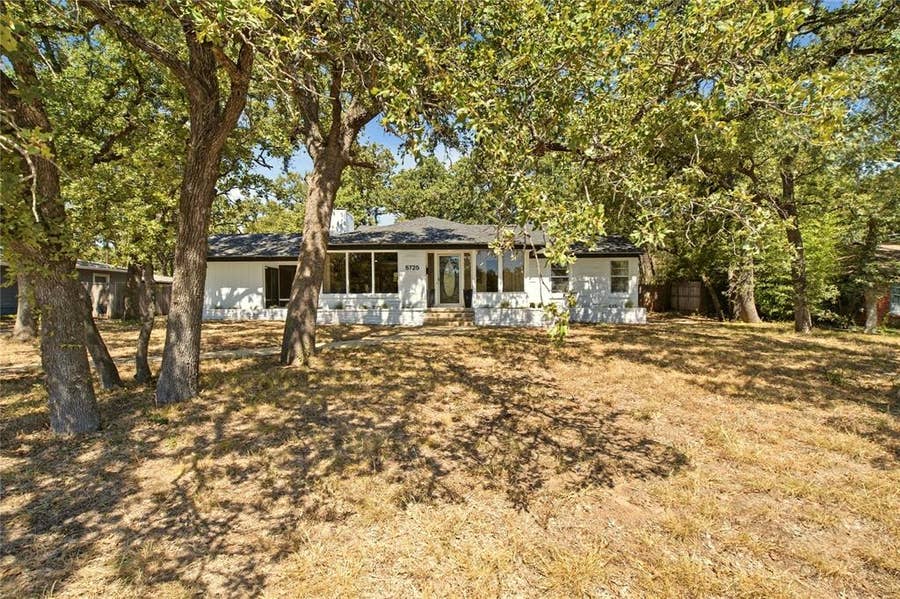Property photo for 5725 Jacqueline Road, Fort Worth, TX