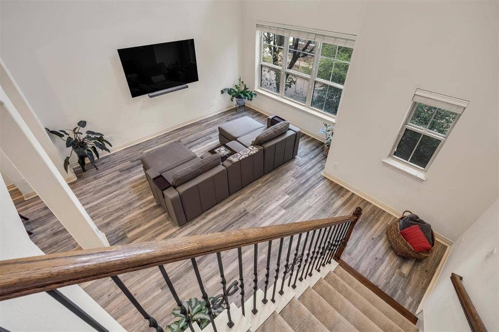 8249 Short Street, Frisco, TX 75034 High ceilings with extensive natural light