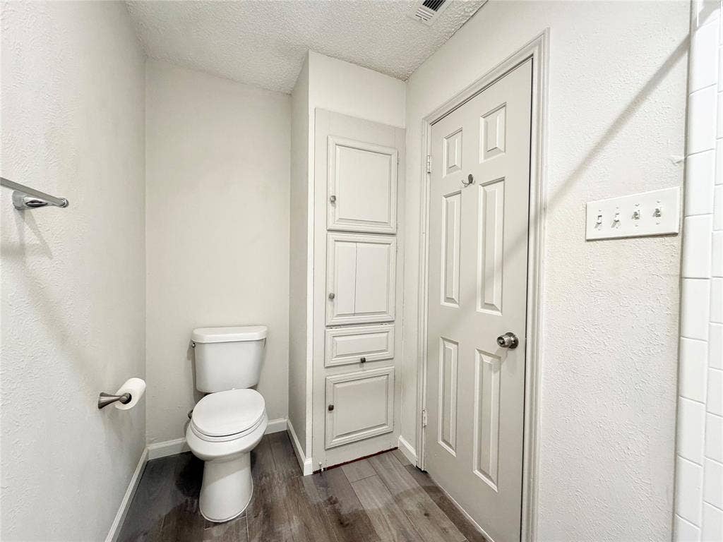 3635 Garden Brook Drive, #2400, Farmers Branch, TX 75234 3635 Garden Brook Drive, #2400, Farmers Branch, TX 75234