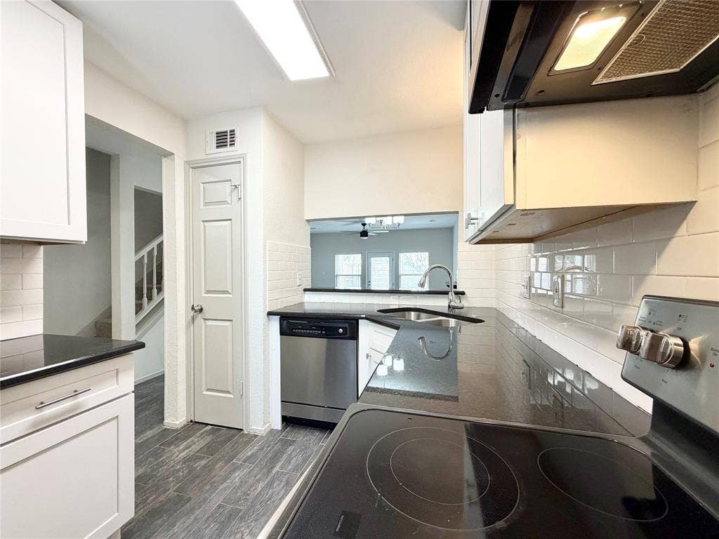 3635 Garden Brook Drive, #2400, Farmers Branch, TX 75234 3635 Garden Brook Drive, #2400, Farmers Branch, TX 75234