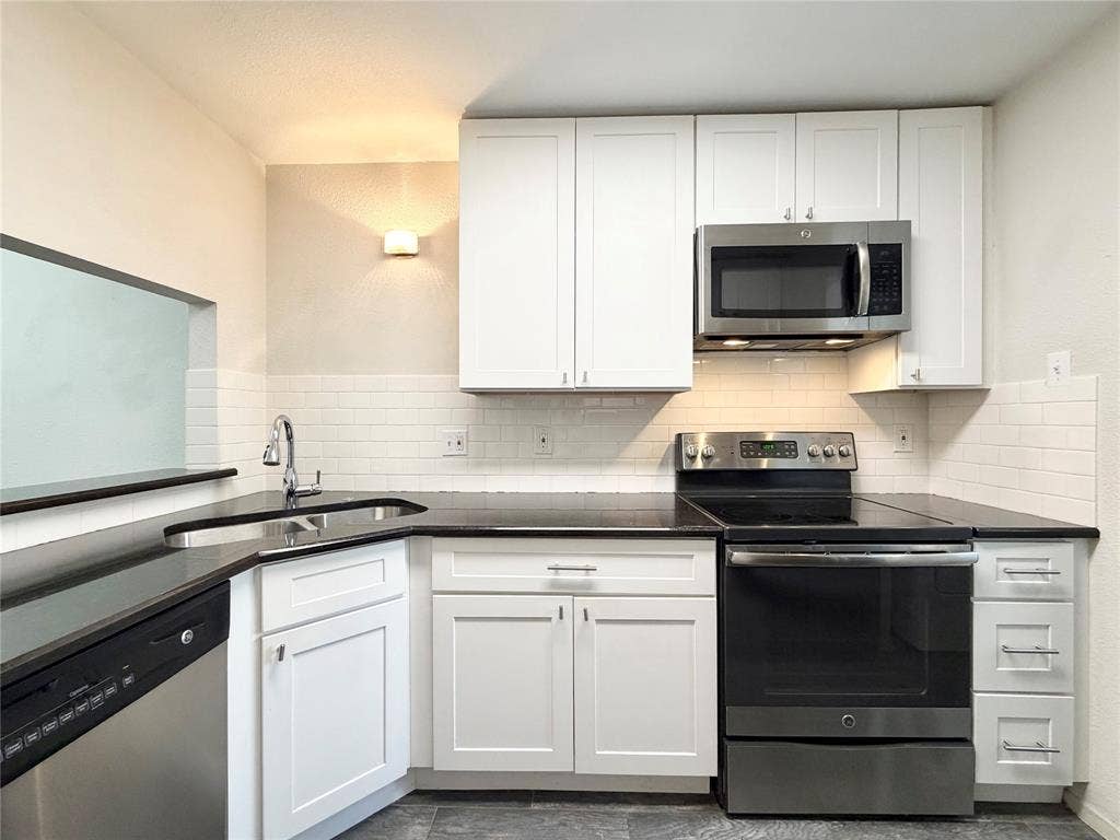 3635 Garden Brook Drive, #2400, Farmers Branch, TX 75234 3635 Garden Brook Drive, #2400, Farmers Branch, TX 75234