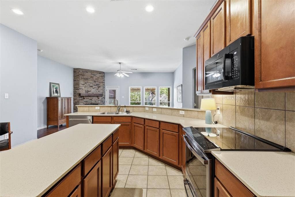 713 Saddle Ridge Trail, Weatherford, TX 76087