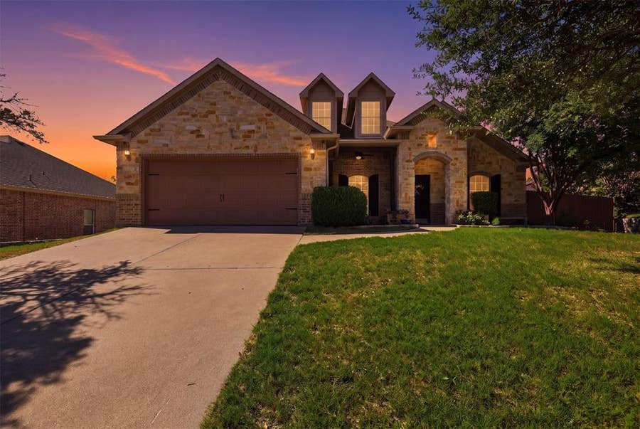 Property photo for 713 Saddle Ridge Trail, Weatherford, TX