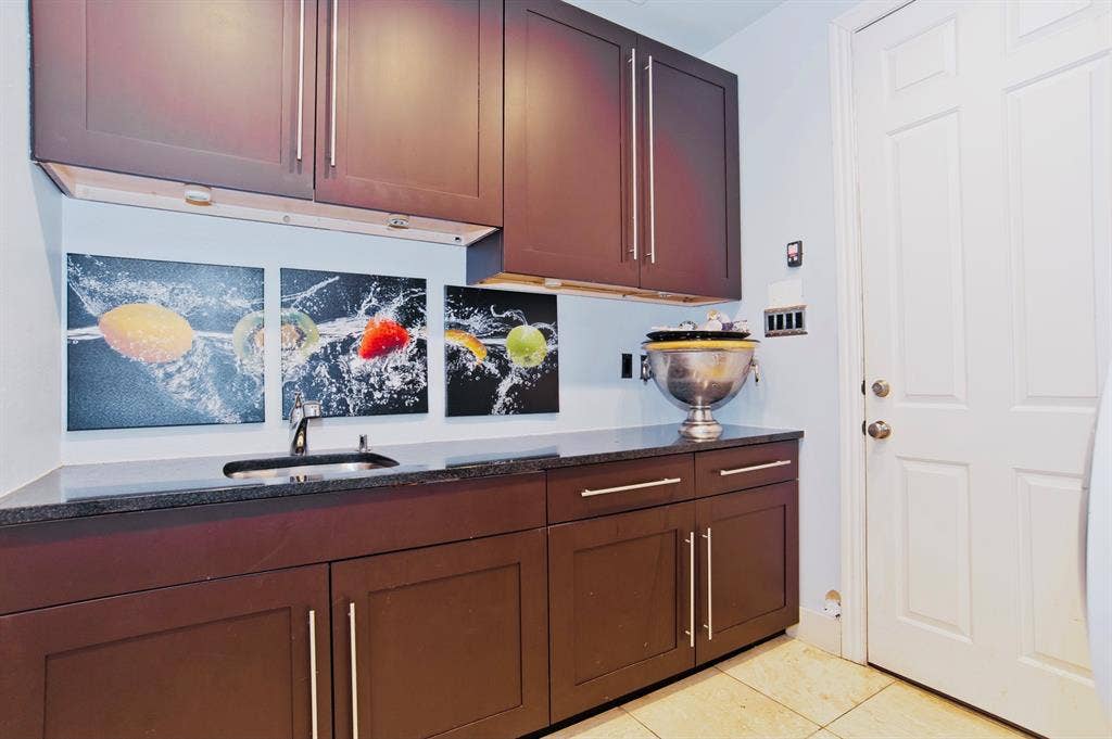 4208 Spyglass Hill Lane, Irving, TX 75038 4208 Spyglass Hill Lane, Irving, TX 75038