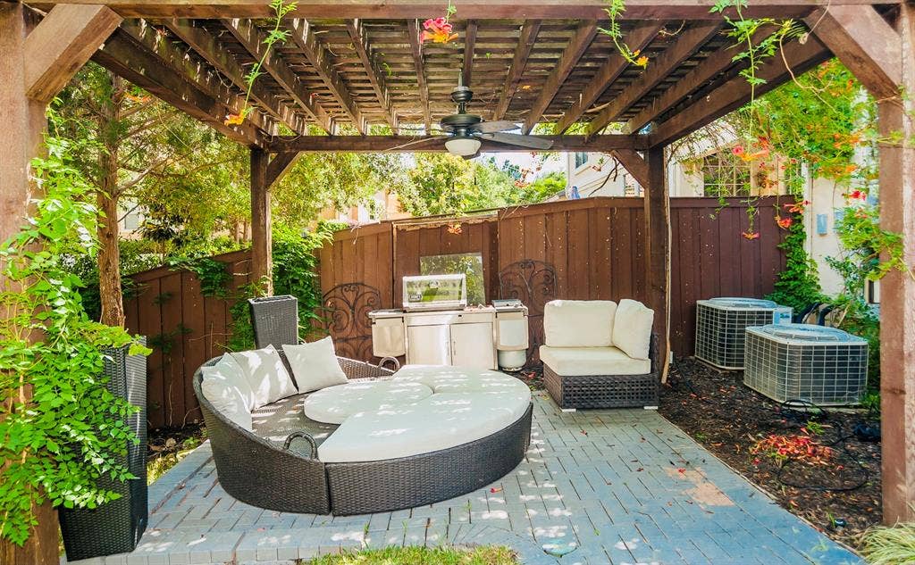 4208 Spyglass Hill Lane, Irving, TX 75038 4208 Spyglass Hill Lane, Irving, TX 75038