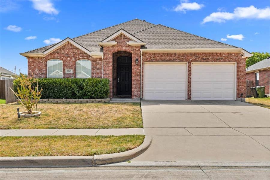 Property photo for 1008 Rosita Street, Arlington, TX
