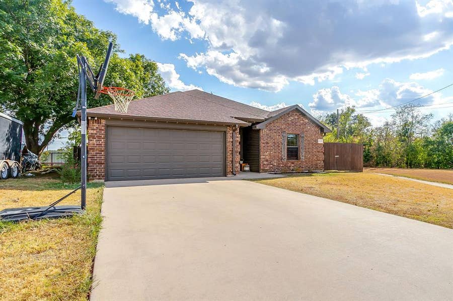 Property photo for 4000 NE 4th Street, Mineral Wells, TX