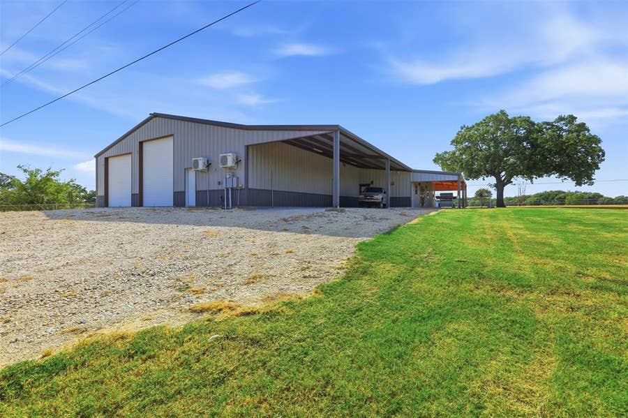 Property photo for 7703 Prairie Creek Lane, Tolar, TX