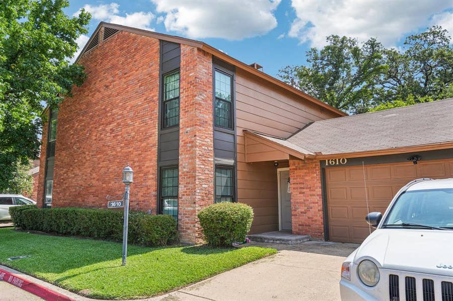 Property photo for 1610 Brentwood Drive, Irving, TX