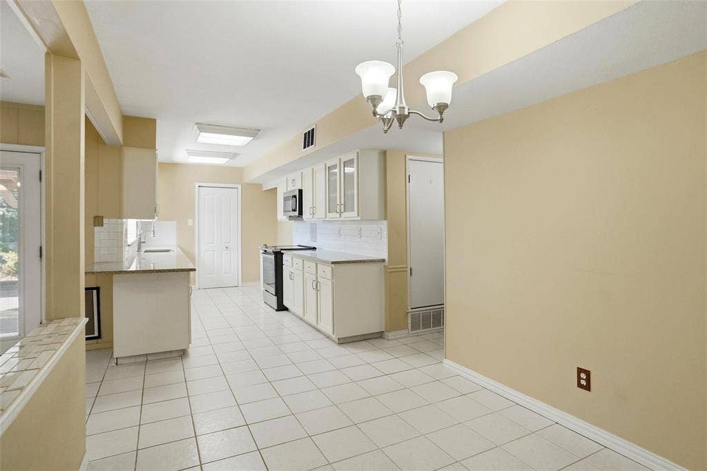 3701 Windsong Lane, Bedford, TX 76021