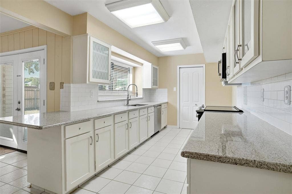 3701 Windsong Lane, Bedford, TX 76021