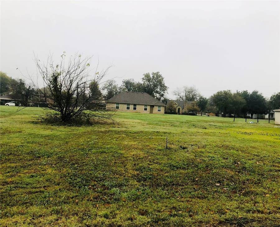 Property photo for 502 Bois D Arc Street, Honey Grove, TX
