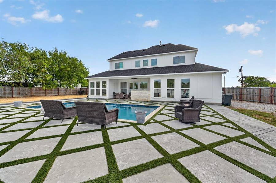 Property photo for 1130 Willow Creek Road, Palmer, TX
