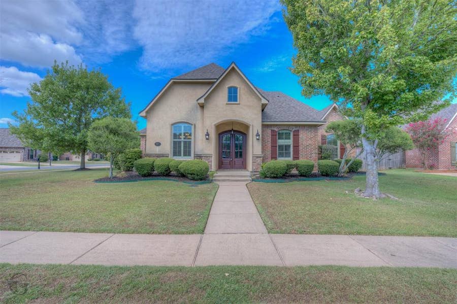 Property photo for 517 Tupelo Drive, Bossier City, LA