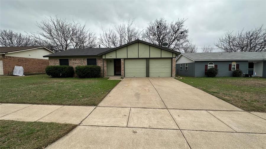 Property photo for 5916 Kary Lynn Drive S, Watauga, TX