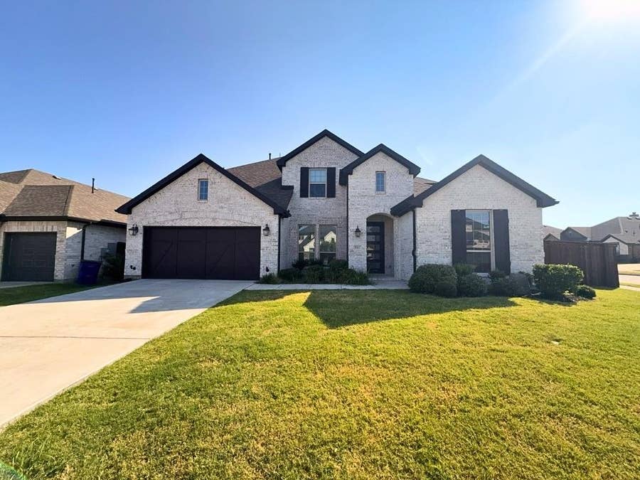 Property photo for 501 Upper Falls Lane, Mansfield, TX
