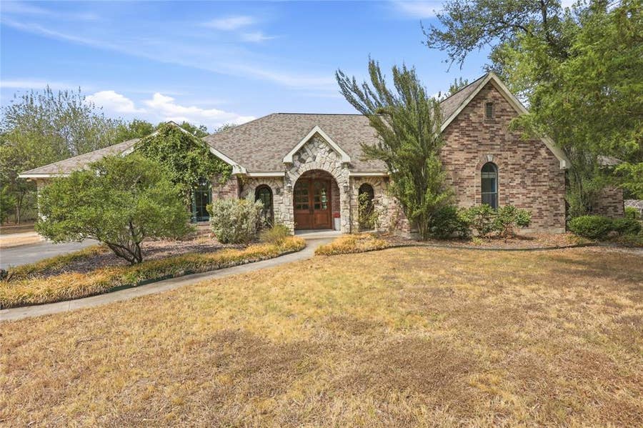 Property photo for 13989 Windham Drive, Van Alstyne, TX