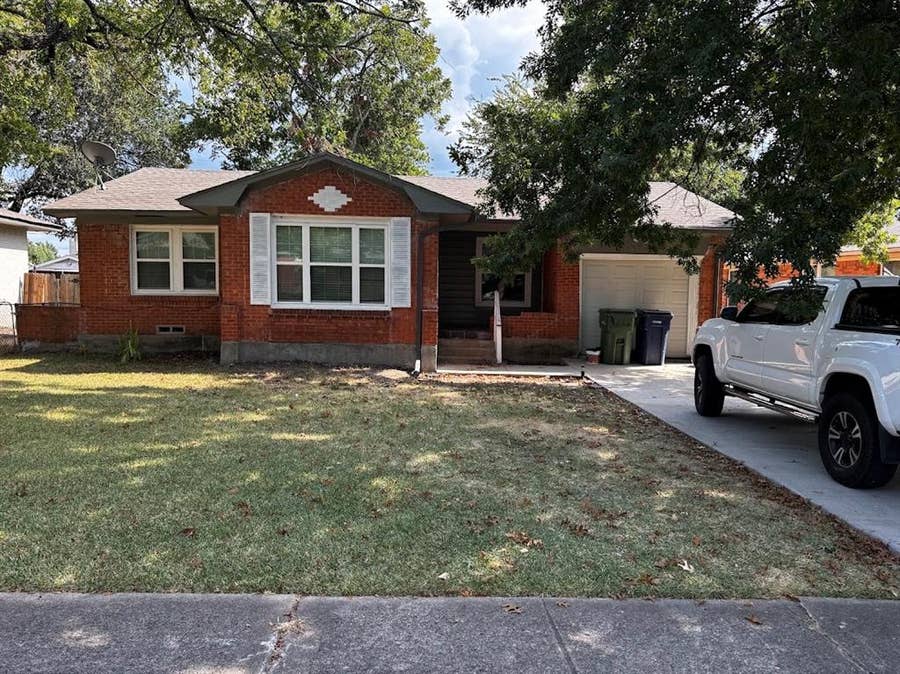Property photo for 202 E Carolyn Drive, Garland, TX