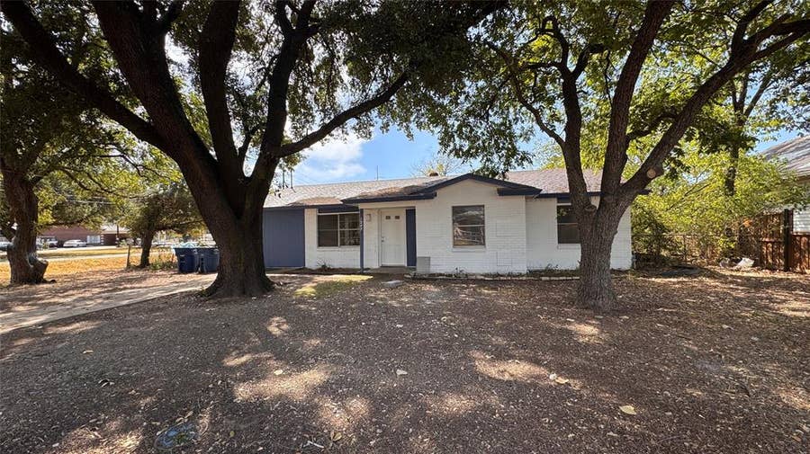 Property photo for 1247 Seminole Drive, Dallas, TX